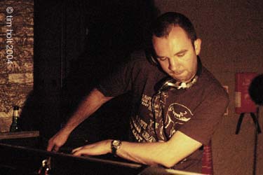 HUM01DJ1-038