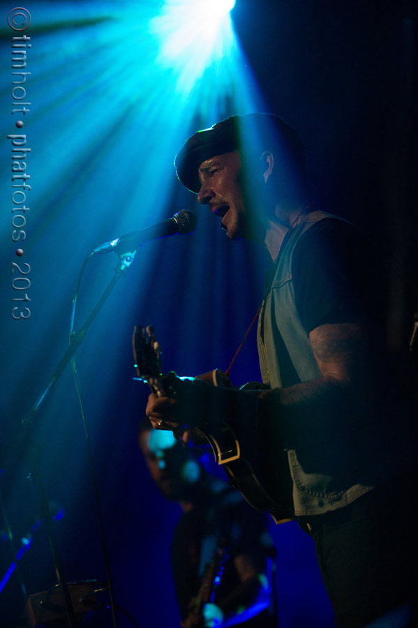 24-Drowning_Men_DM-IA-244