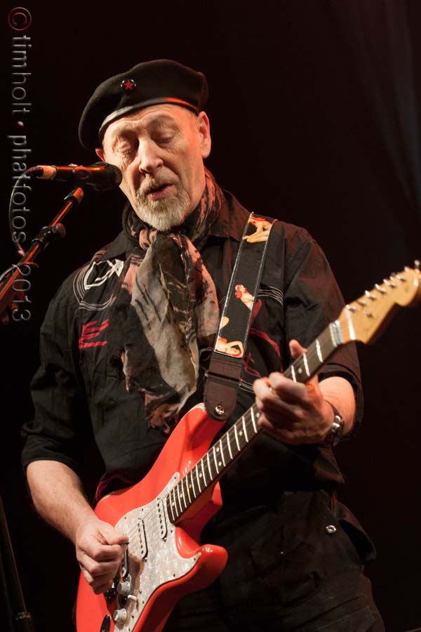 19-Richard-Thompson-RT-SB-137