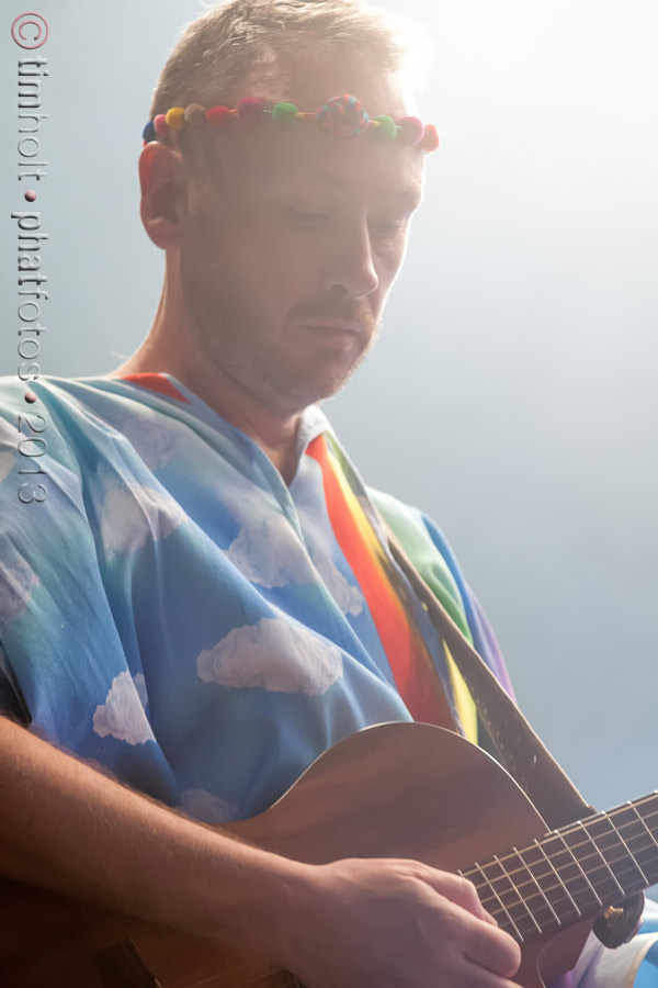 01-Basement_Jaxx_BJ-SH-002