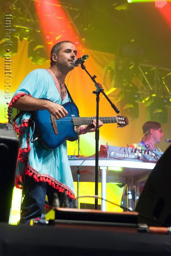 08-Basement_Jaxx_BJ-SH-095